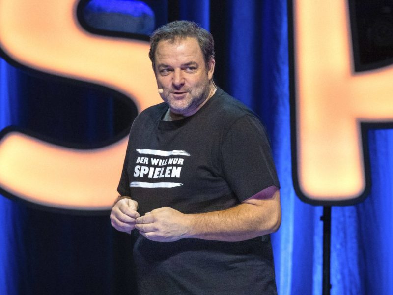 Martin Rütter berichtet von einem Hund mit schwerem Schicksal. Die Bilder rühren sofort.