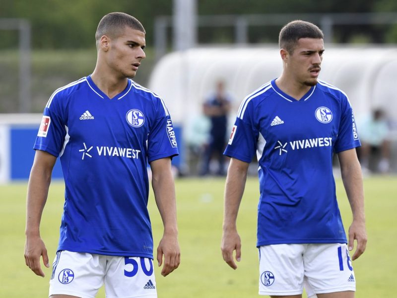 Bei Schalke 04 hat er den großen Durchbruch nicht geschafft. Jetzt dürften die S04-Fans dem Ex-Star hinterher trauern.