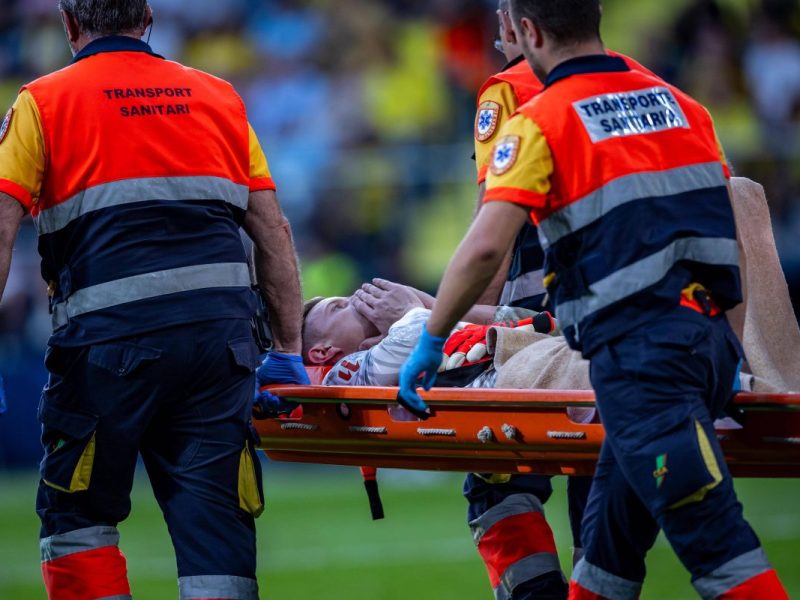 Marc-Andre ter Stegen muss eine ganz bittere Nachricht verkraften.