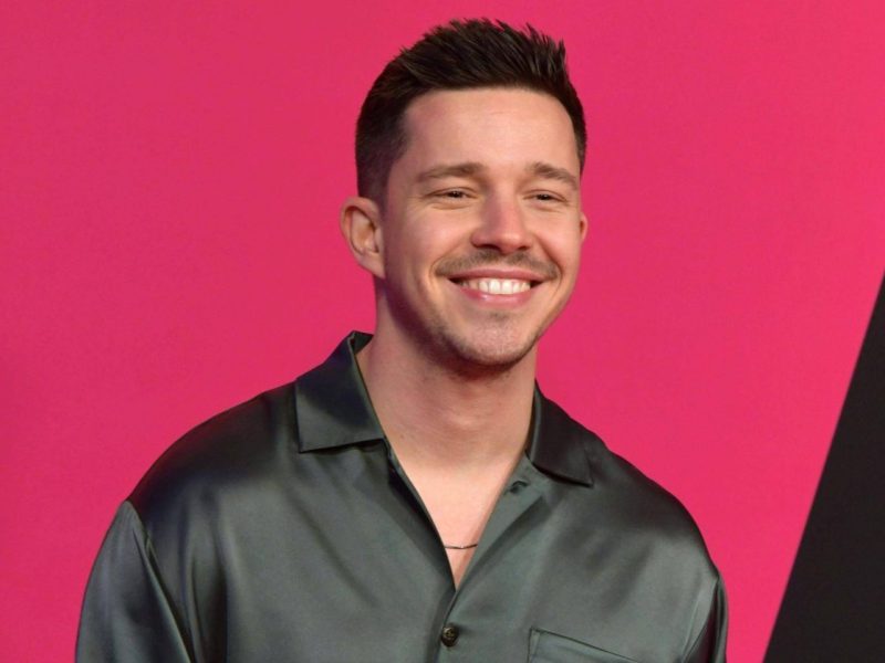 Nico Santos rockt im Herbst mit seiner „Ride Tour“ die großen Bühnen. Im Vorfeld verrät der Sänger nun spannende Details dazu.