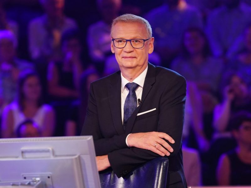 Bei „Wer wird Millionär“ sorgt eine ungewöhnliche Frage für Staunen im RTL-Studio. Warum Jauch daraufhin nach vernünftigen Fragen aufruft...