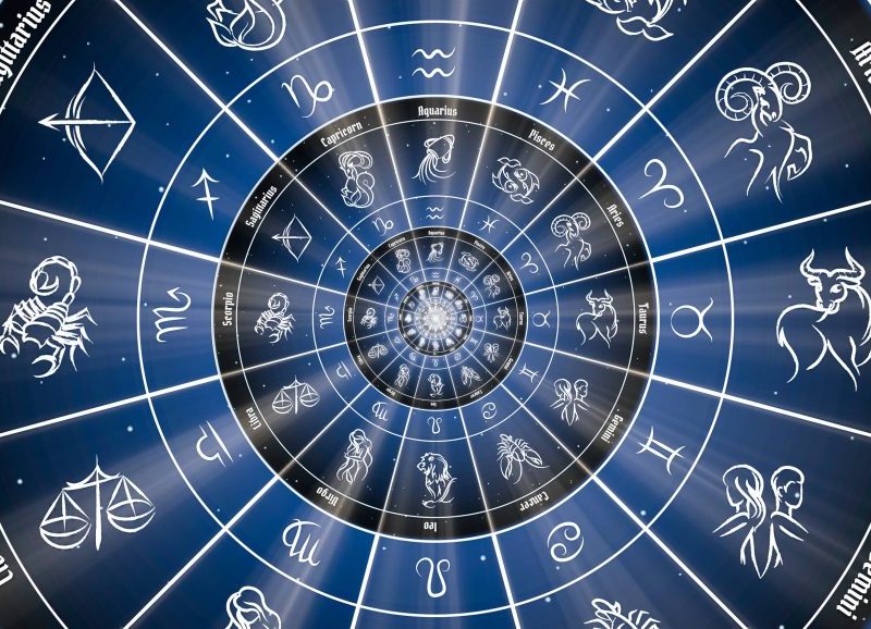 Für fünf Sternzeichen hat das Halloween-Horoskop etwas Gutes parat. Schau nach, ob die Sterne auch für Dich richtig stehen werden.