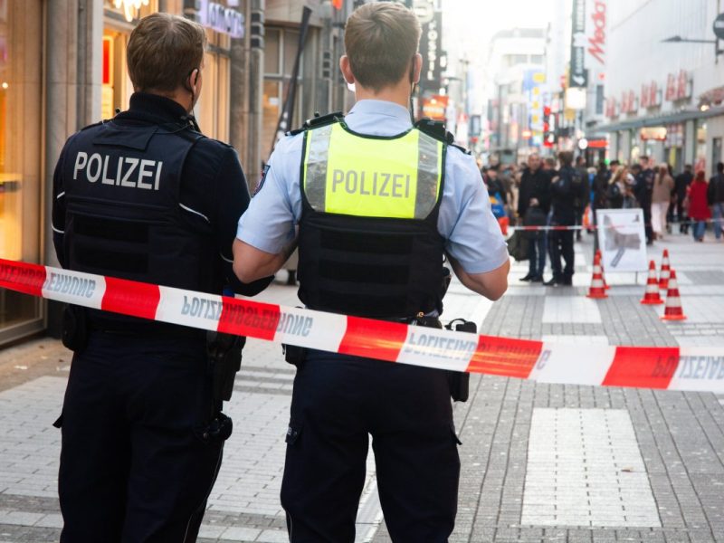 Schlägerei vor Podolski-Spiel