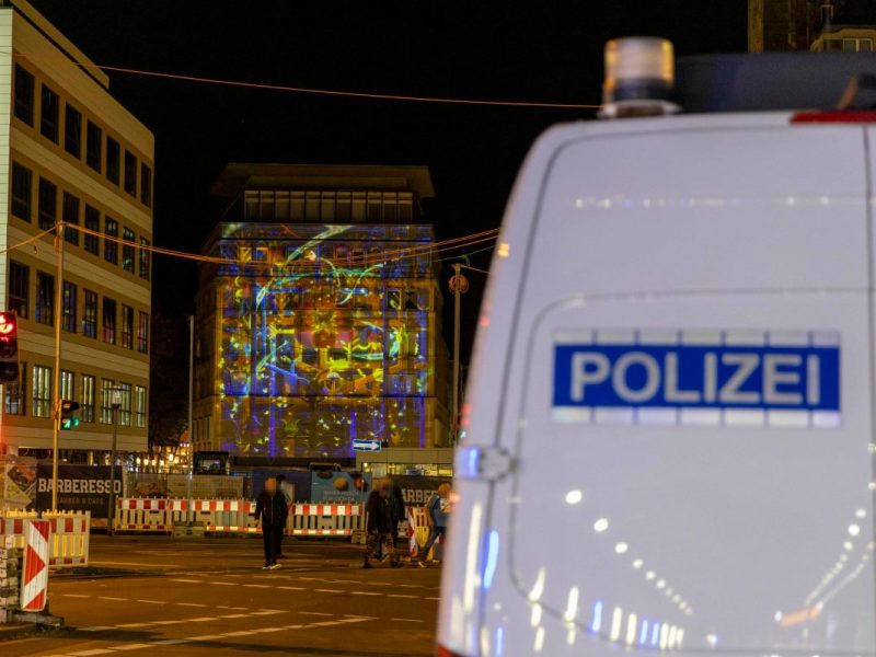In Essen kam es nach dem Light Festival am Samstagabend zu einem Großeinsatz der Polizei!