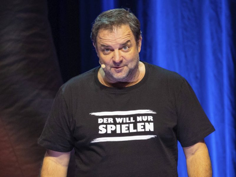 Martin Rütter, bekannt für sein großes Herz für Hunde, macht nun mit erschreckenden Erfahrungen Schlagzeilen.