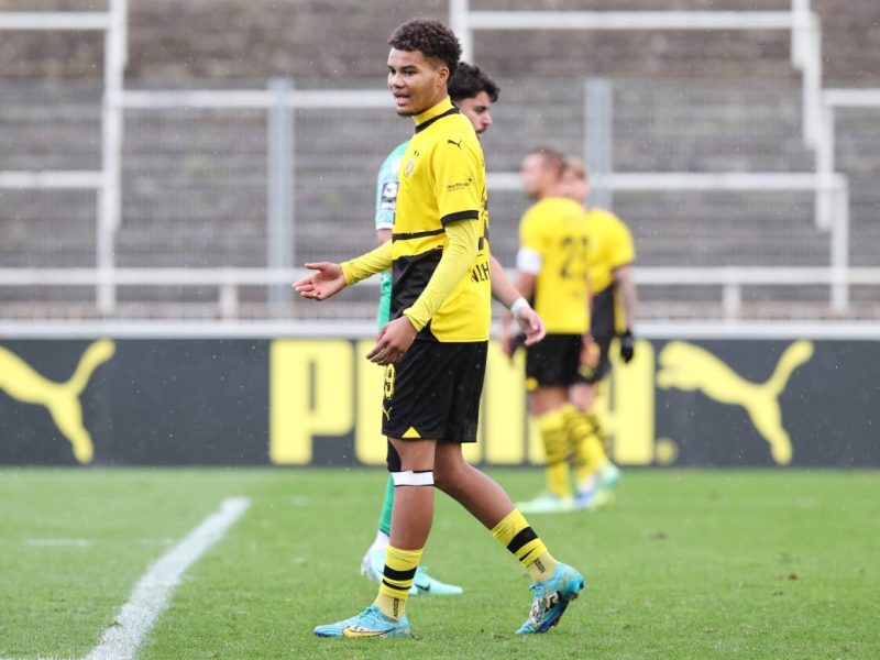 Bei Borussia Dortmund ist er schnell zu einem Fanliebling geworden. Dennoch erlebte der Akteur bei Schwarz-Gelb keine einfache Zeit.