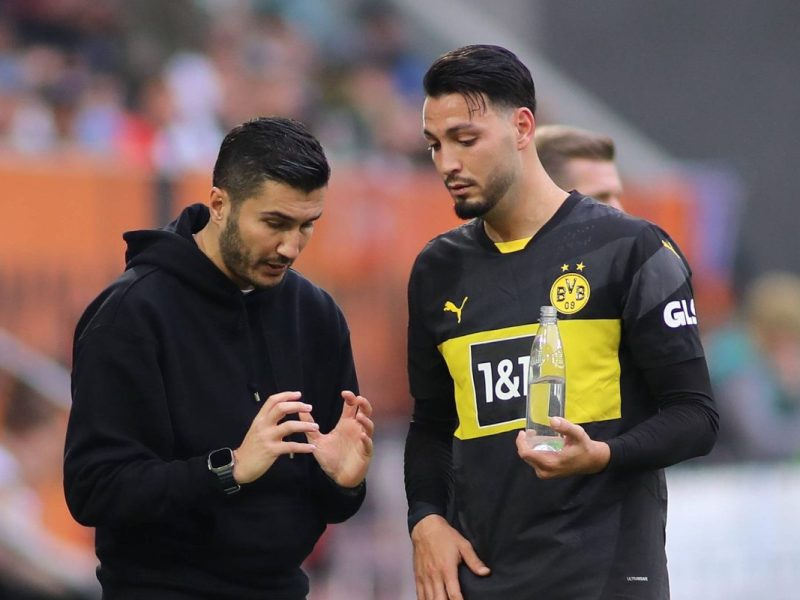 Borussia Dortmund: Nuri Sahin im Gespräch mit Ramy Bensebaini.
