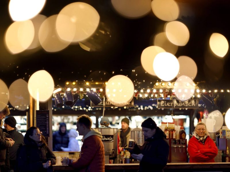 Weihnachtsmarkt Symbolbild