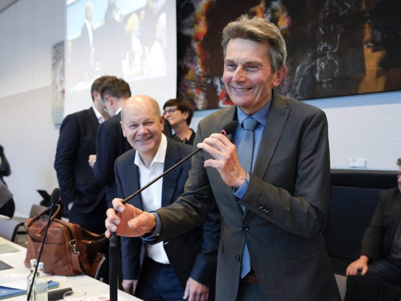 Scharfe Kritik an SPD-Chef Rolf Mützenich.