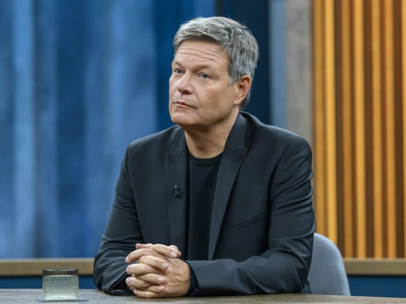 Was ist denn hier los, scheint sich Robert Habeck bei Miosga zu denken.