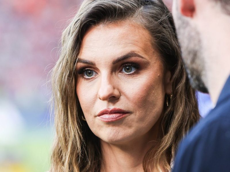 Laura Wontorra packt die Abenteuerlust. Doch ihr Antarktis-Trip kommt bei einigen Fans üb überhaupt nicht gut an.