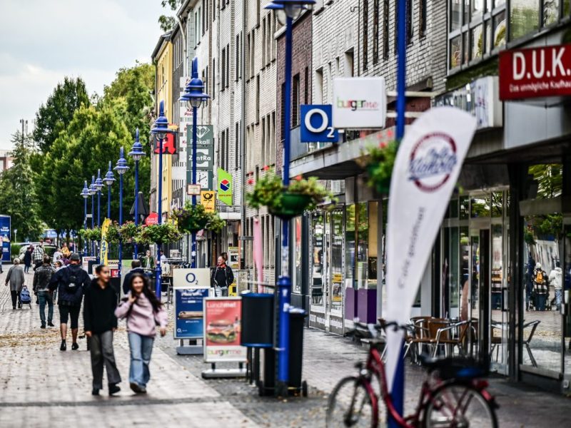 Die Einkaufsstraße in Duisburg Meiderich