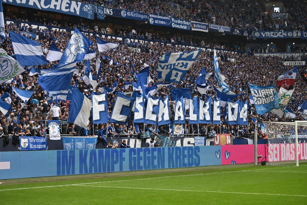 Die Fans des FC Schalke 04 machen ihrem Ruf alle Ehre.