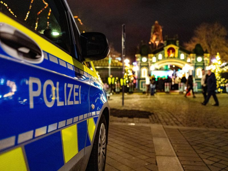 Polizei auf dem Weihnachtsmarkt