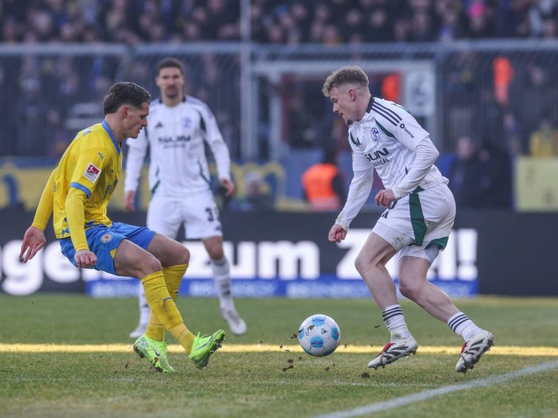 Braunschweig - Schalke: Derry Murkin