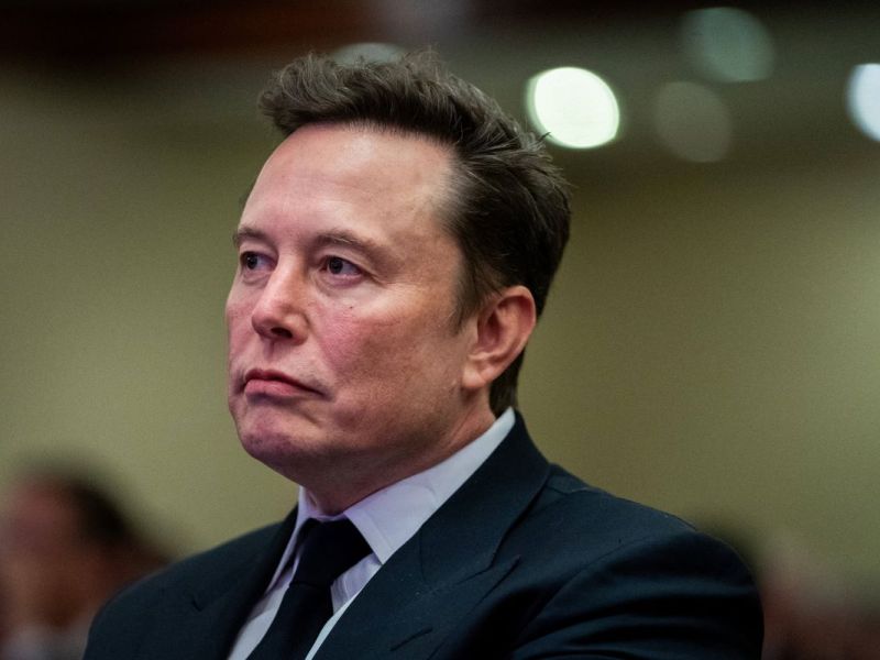 Durch Kursverluste der Tesla-Aktie verlor Elon Musk einige Milliarden Dollar.