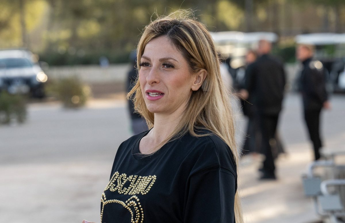 Gülcan Kamps lässt ihre Follower an allem teilhaben. Jetzt berichtet die Moderatorin offen von einer skurrilen Begegnung im Drogeriemarkt.