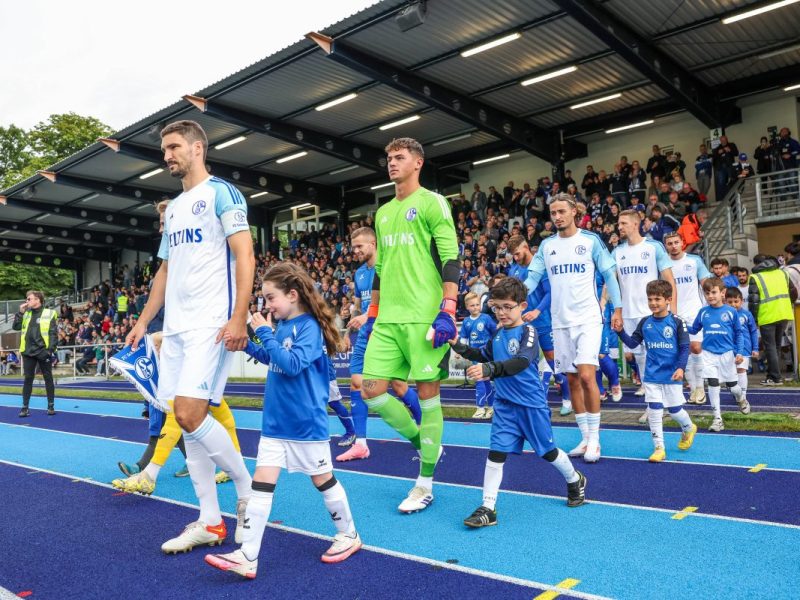 Schalke 04 bastelt weiter an der Zukunft. Königsblau hat kurz nach dem Jahreswechsel einen weiteren Hammer um ein Talent offiziell gemacht.