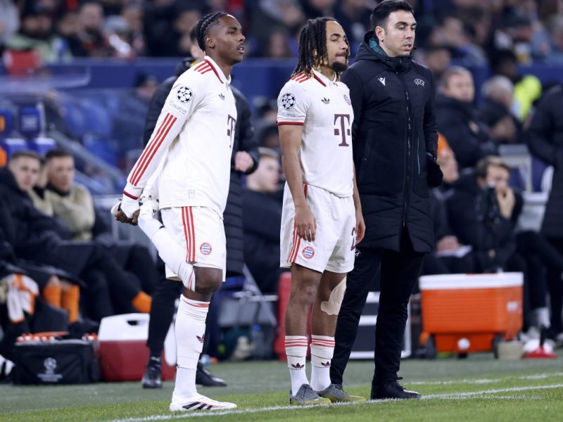 Die Vereinsbosse des FC Bayern München haben zu Beginn des Jahres für eine echte Überraschung gesorgt. Im Fokus steht ein Youngster.