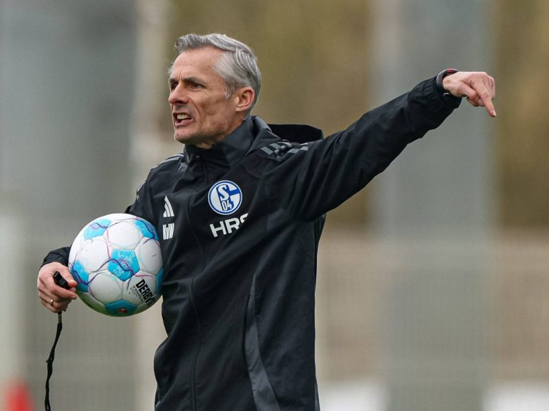 Beim FC Schalke 04 könnte es schon bald zu einigen Überraschung kommen. Im Mittelpunkt stehen vor allem zwei S04-Youngsters.