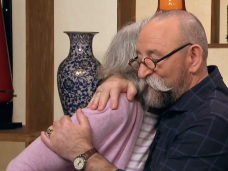 Bei „Bares für Rares“ durchlebt eine Kandidatin ein Wechselbad der Gefühle. Das lässt selbst Moderator Horst Lichter nicht unberührt.